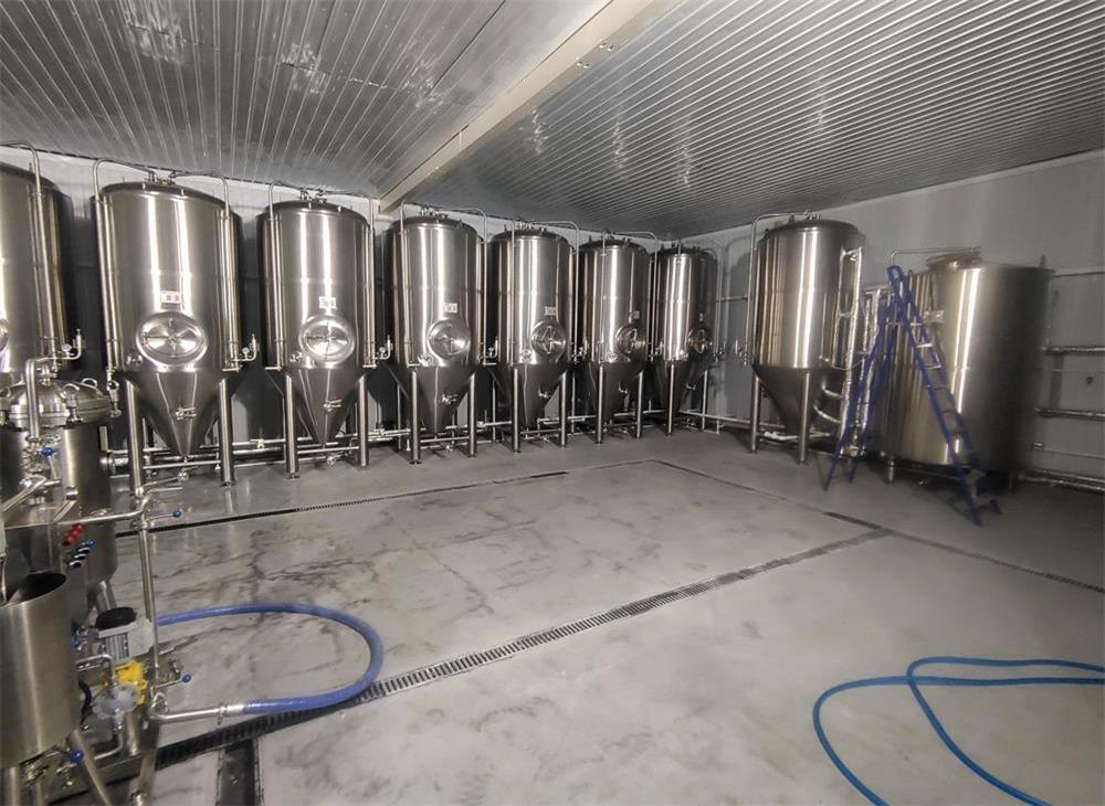 brewery equipment, beer equipment, fermentation tank,brewery house, brewhouses, fermenters,brew houses